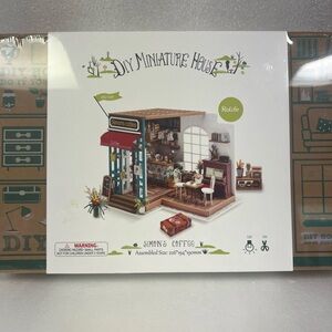DIY Miniature House Kit - Simon's Coffee